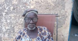 Thiombiano Adjima est un habitant de la ville de Fada N'Gourma âgé de plus de 80 ans. Il a accueilli plusieurs déplacés chez lui au secteur n°1 de la ville_Libre info