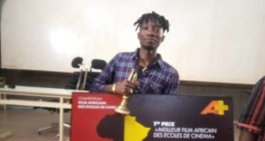 Le jeune réalisateur Banou Sagou de l’Institut Supérieur de l’Image et du Son (ISIS) du Burkina Faso.