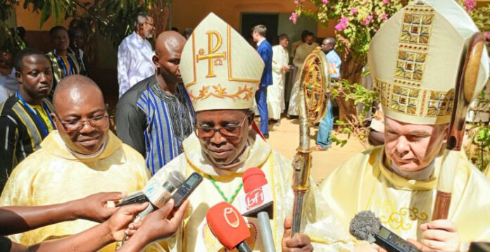 Le nouvel archevêque métropolitain de Ouagadougou, Mgr Prosper Kontiébo