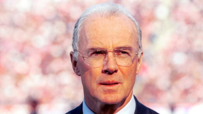 Le double ballon d'or allemand Franz Beckenbauer