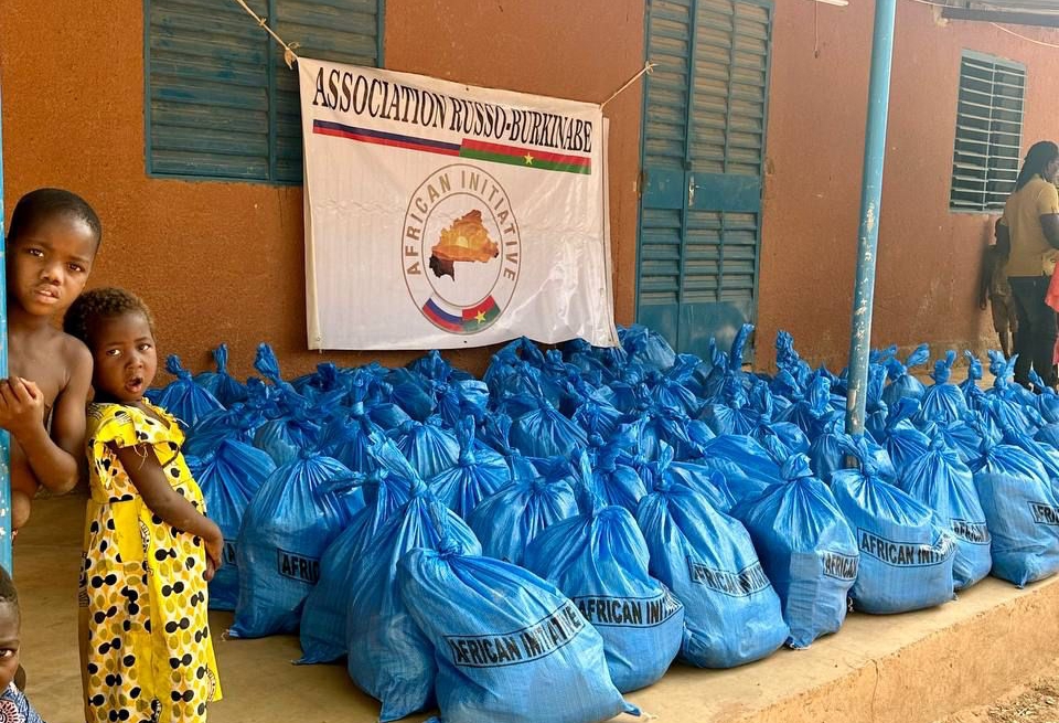 Des kits alimentaires remis par l'Association Russo-burkinabè «African initiative »