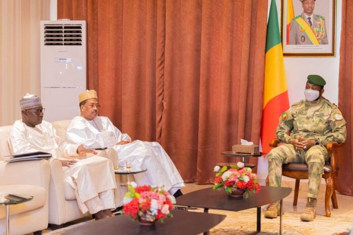 Rencontre entre le président de la transition malienne et les ministres nigériens