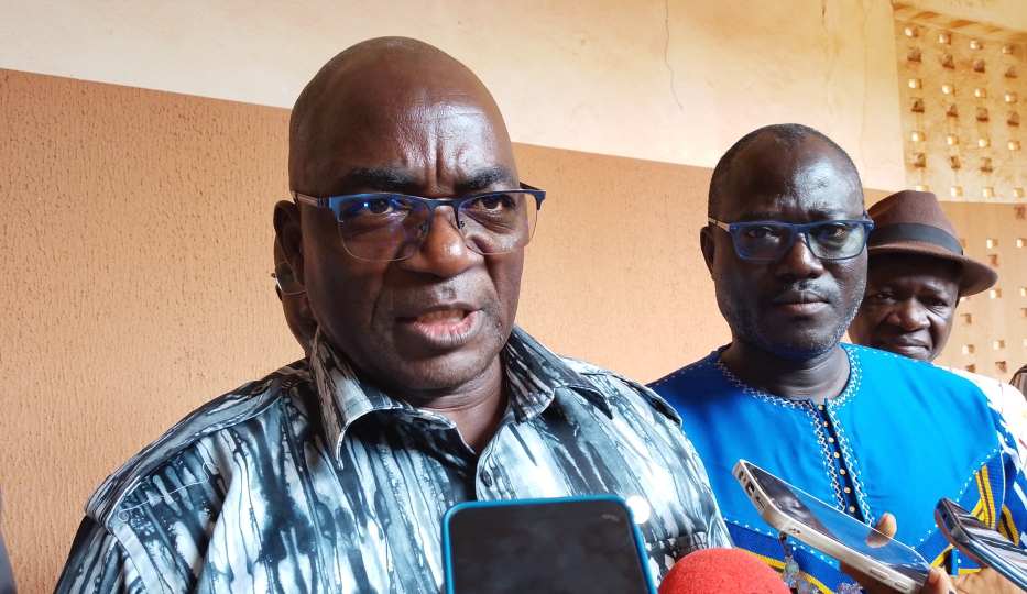Le ministre d'État, ministre de la Fonction publique, du Travail et de la Protection sociale, Bassolma Bazié