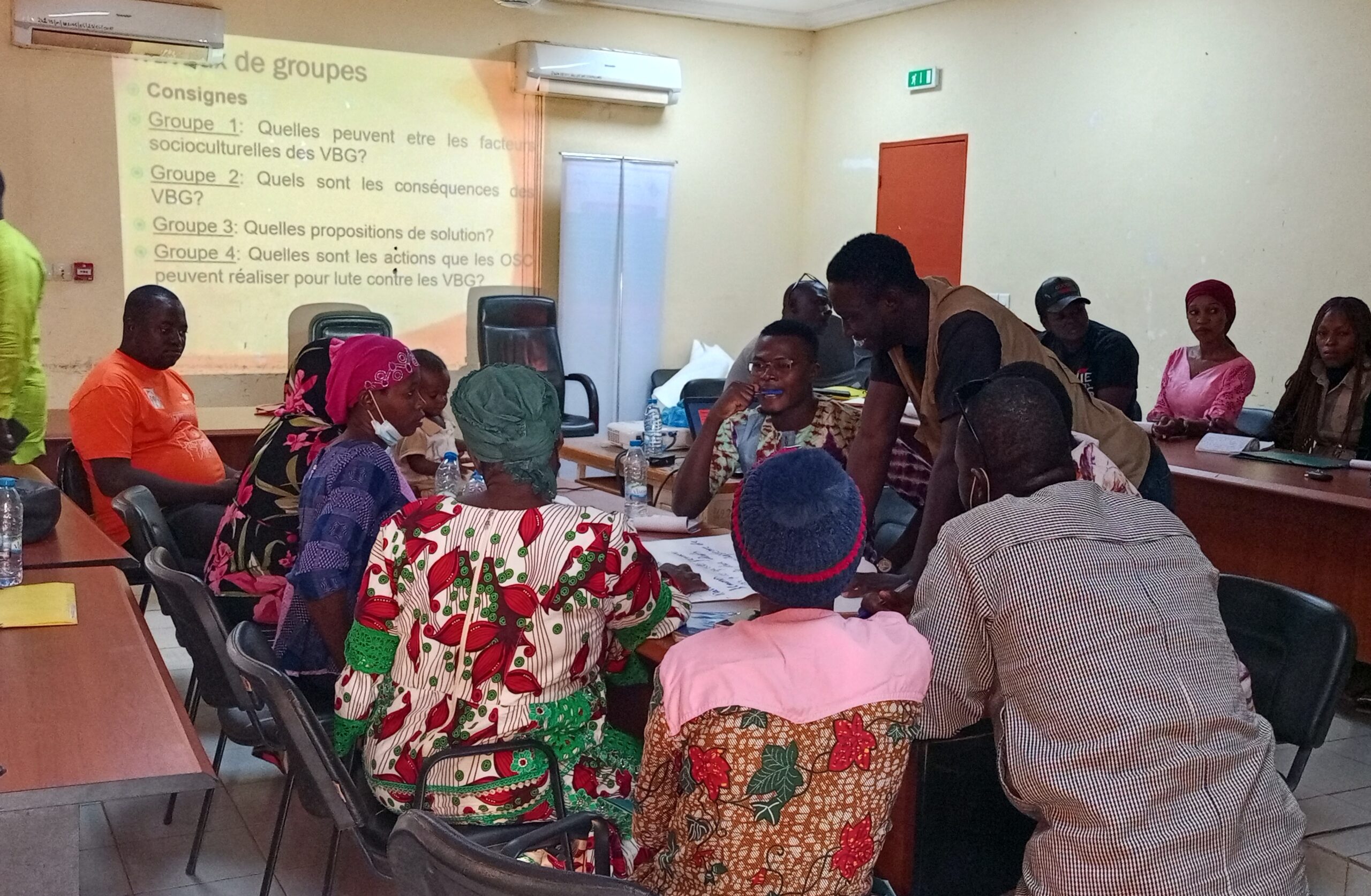 Des groupes de travaux lors de la formation