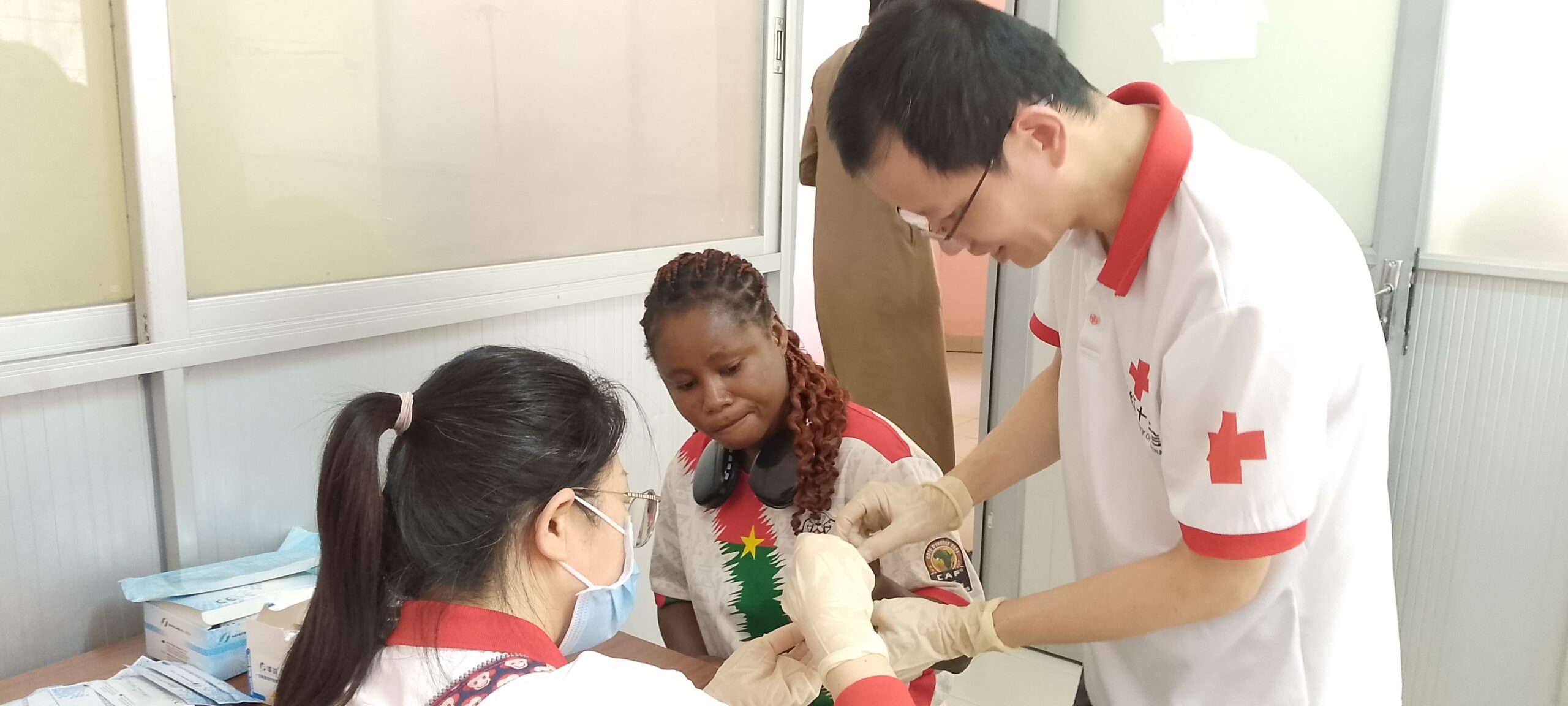 Des tests de dépistage ont été réalisés la mission médicale chinoise