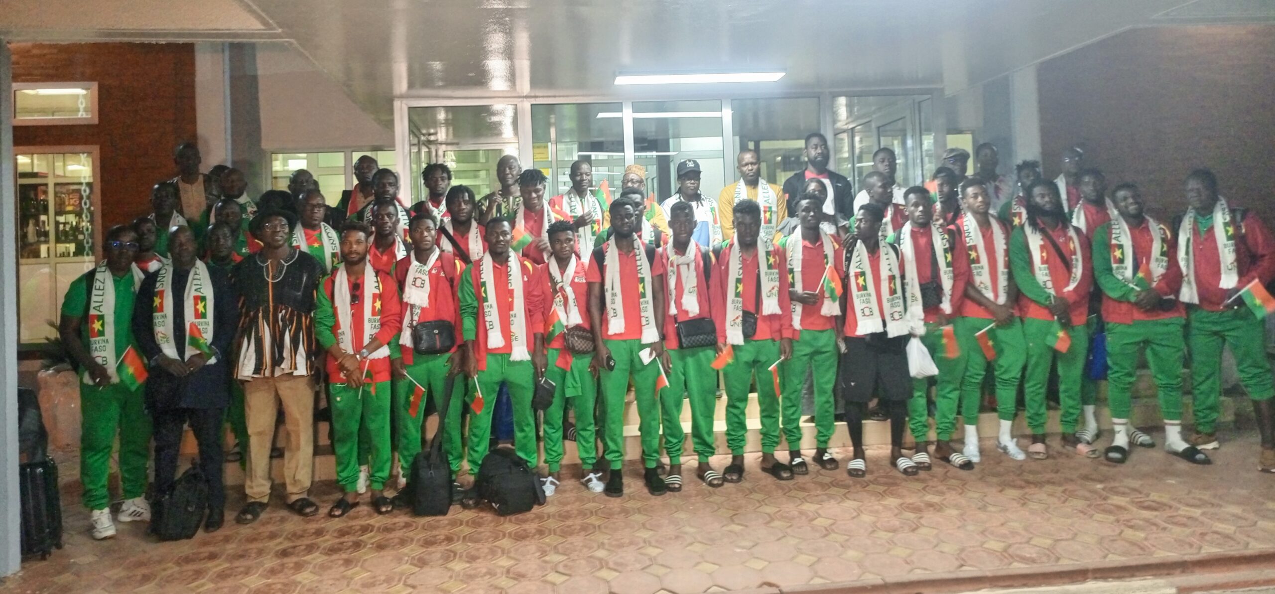 Les Étalons locaux à l'aéroport international de Ouagadougou