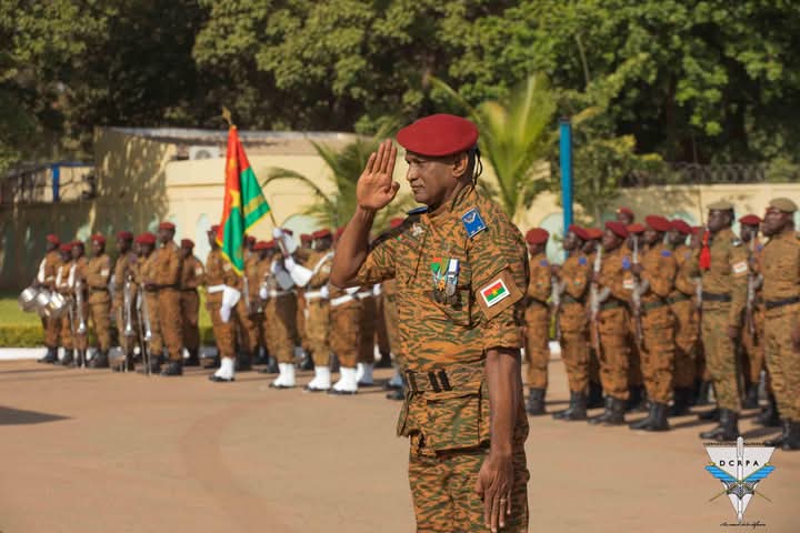 Passation de commandement à l'état-major général des armées
