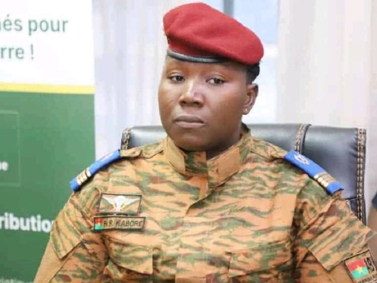 Le Commandant Passawendé Pélagie Kabré/Kaboré, ministre de l’Action humanitaire et de la Solidarité nationale.