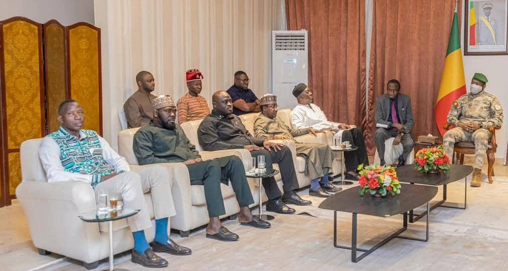 Le Président de la Transition au Mali, le Général d’armée Assimi Goïta a reçu en audience une délégation venue du Ghana