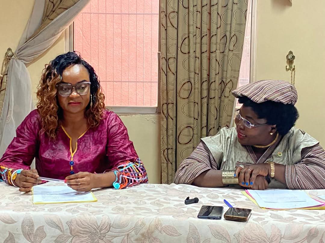 Nöelle Octavie Neya/Ouédraogo à gauche, officiellement installée