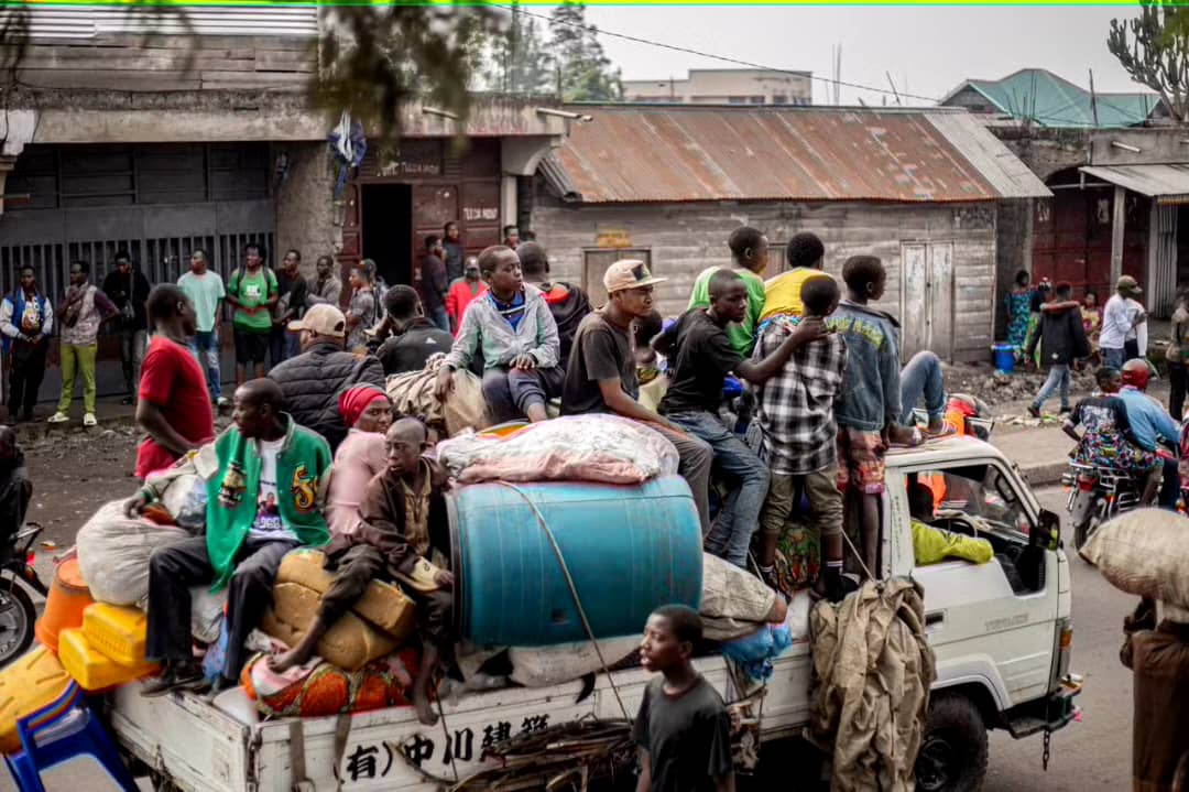 Les populations fuient les combats
