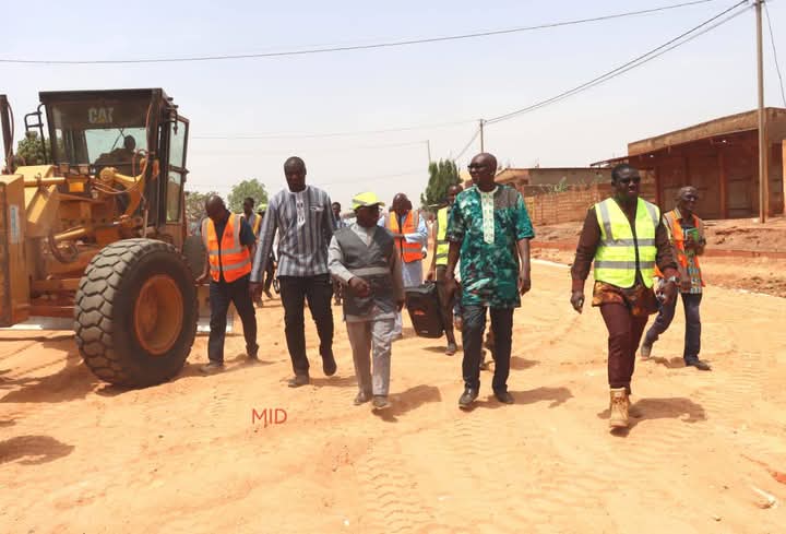 Le ministre Adama Luc Sorgho entre deux chantiers à Ouagadougou
