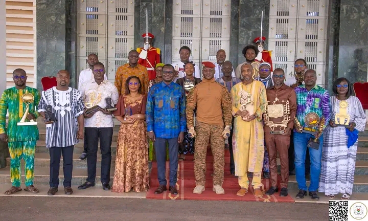 Audience du Président du Faso avec les lauréats burkinabè du FESPACO 2025