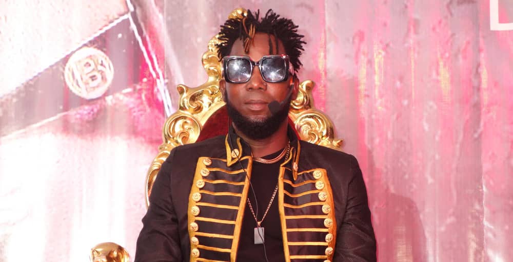 L'artiste-chanteur Dez Altino