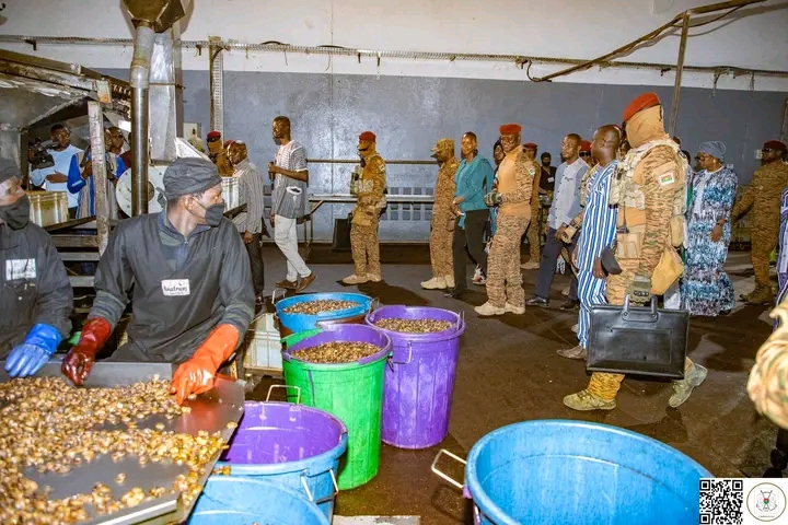 Visite d'une unité industrielle de transformation de l'anacarde
